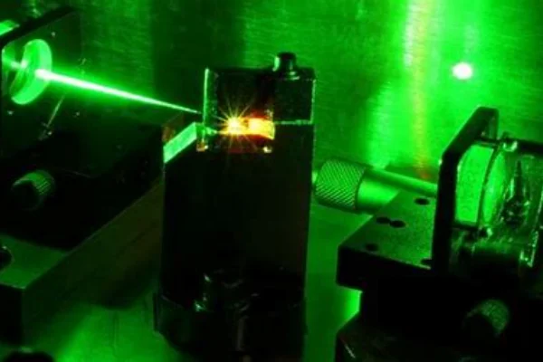 ultrashort pulse laser